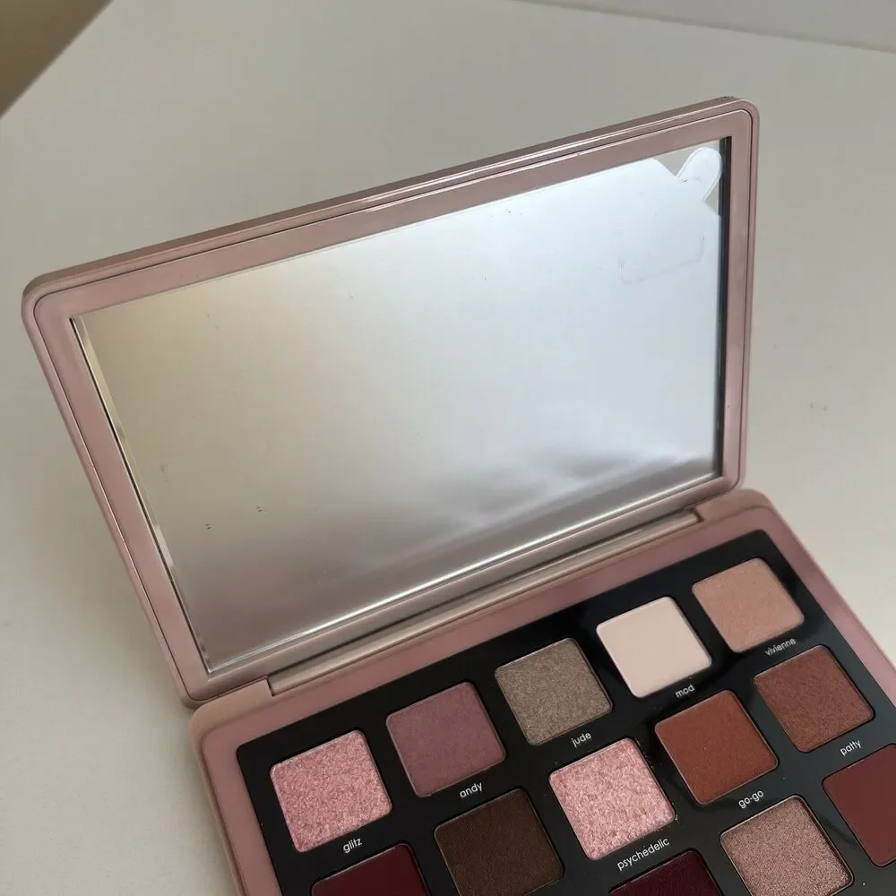 Natasha Denona Retro Eyeshadow Palette 15 Shades Matte MSRP $69  19.25g Italy